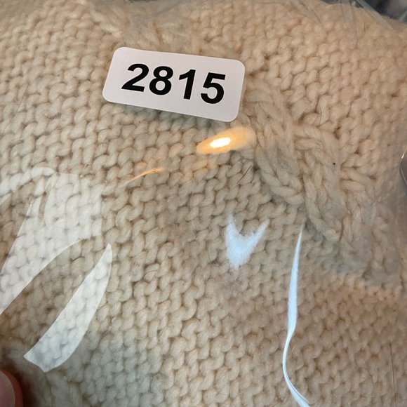 Ande Wear Woman's OS White Cable Knit Wool Blend Made in Ecuador‎ Poncho - Picture 7 of 7